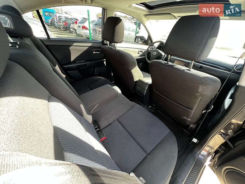 Седан Mazda 3 2005 в Ковеле