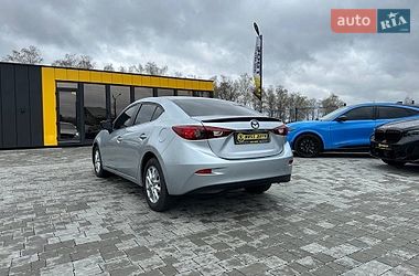 Седан Mazda 3 2017 в Ивано-Франковске