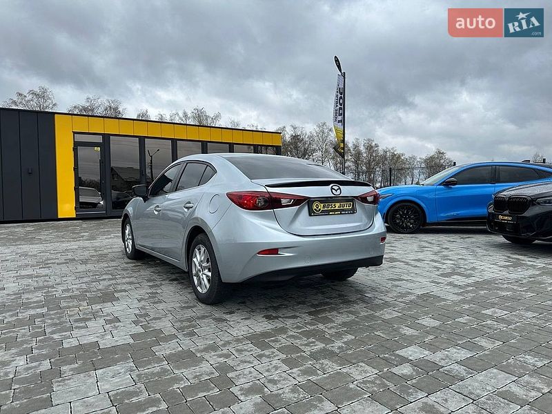 Седан Mazda 3 2017 в Ивано-Франковске