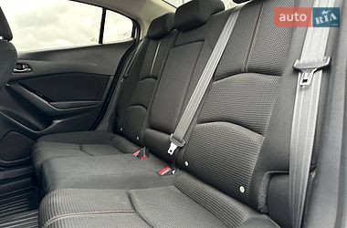 Седан Mazda 3 2017 в Ивано-Франковске