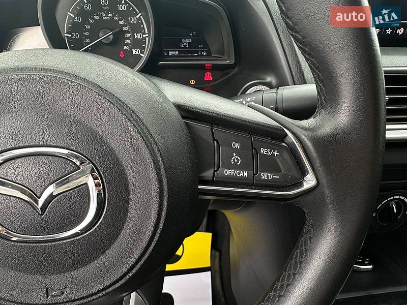 Седан Mazda 3 2017 в Ивано-Франковске
