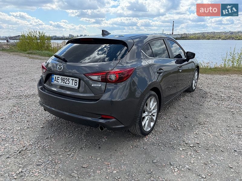 Хэтчбек Mazda 3 2017 в Днепре