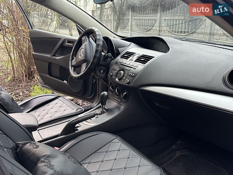 Седан Mazda 3 2012 в Виннице