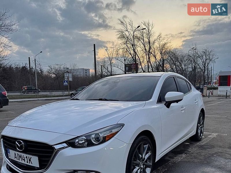 Седан Mazda 3 2017 в Сидоренково