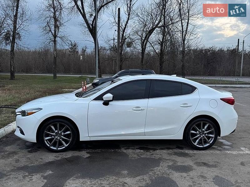 Седан Mazda 3 2017 в Сидоренково
