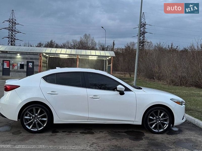 Седан Mazda 3 2017 в Сидоренково
