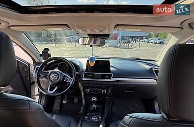 Седан Mazda 3 2017 в Сидоренково