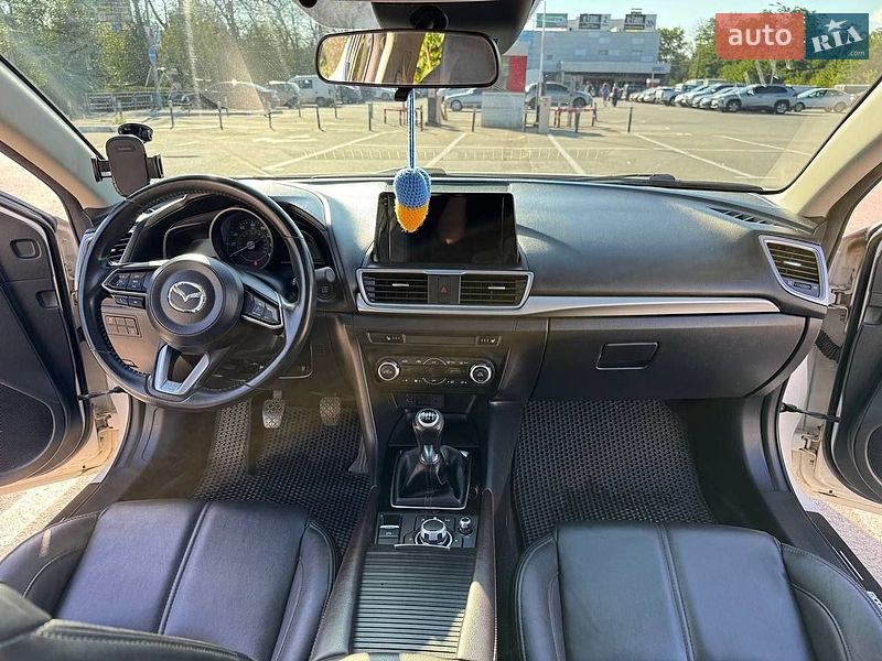 Седан Mazda 3 2017 в Сидоренково