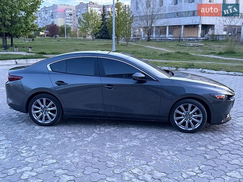Седан Mazda 3 2022 в Дніпрі