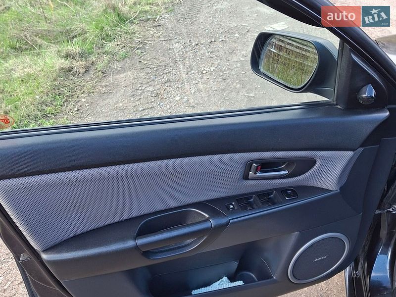 Хэтчбек Mazda 3 2004 в Чернигове