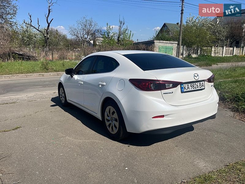 Седан Mazda 3 2015 в Киеве