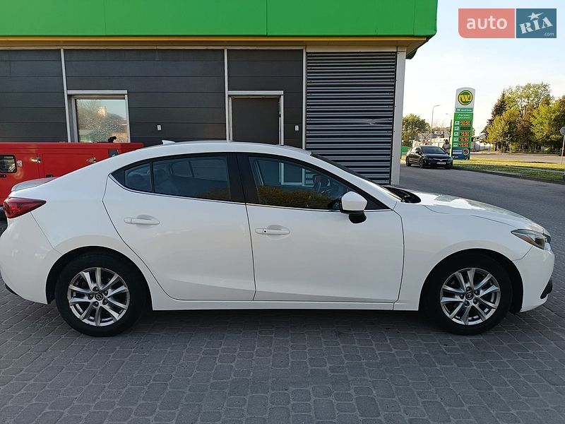 Седан Mazda 3 2014 в Львове