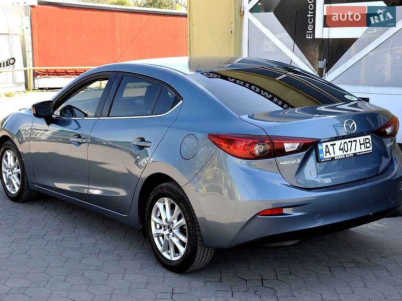 Седан Mazda 3 2016 в Львове