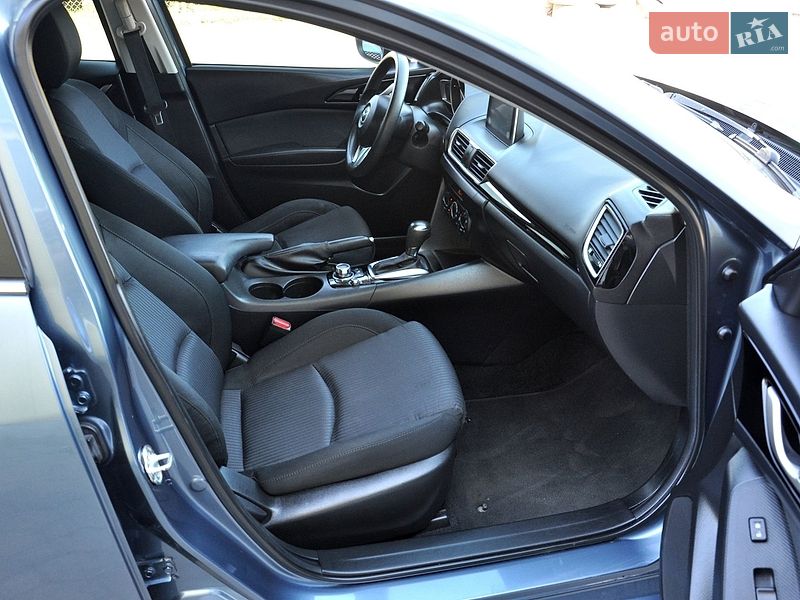 Седан Mazda 3 2016 в Львове