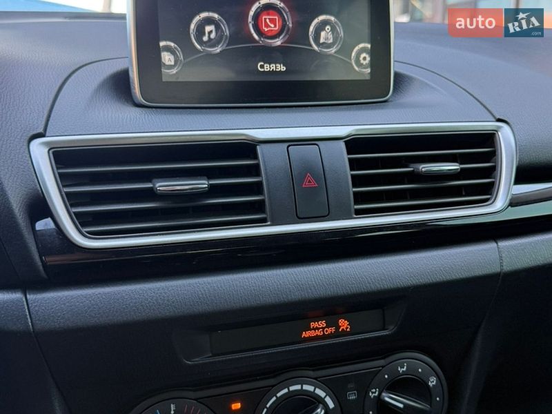 Хэтчбек Mazda 3 2016 в Киеве