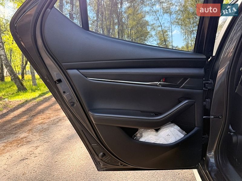 Хэтчбек Mazda 3 2019 в Ахтырке