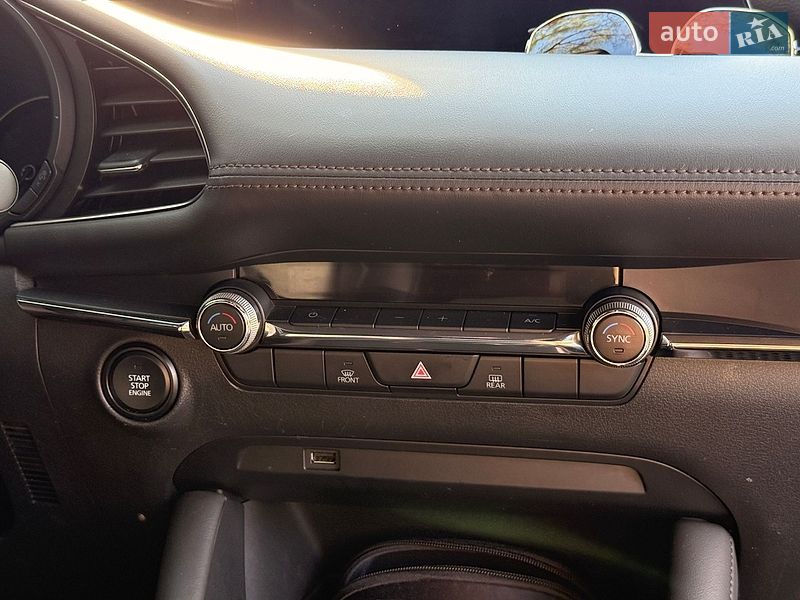 Хэтчбек Mazda 3 2019 в Ахтырке
