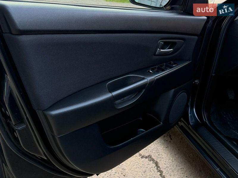 Седан Mazda 3 2005 в Харькове