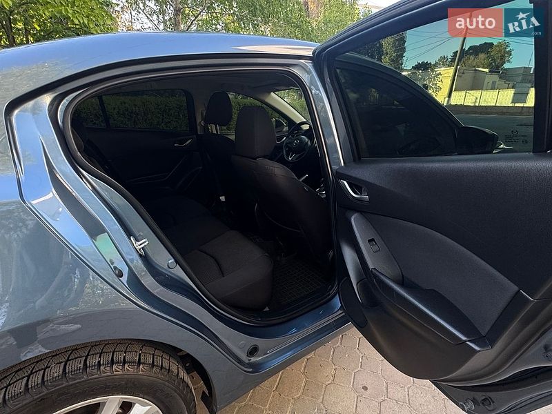 Седан Mazda 3 2016 в Черноморске