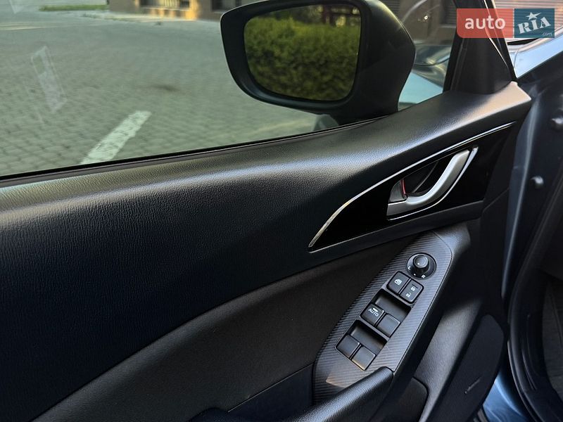 Седан Mazda 3 2016 в Черноморске