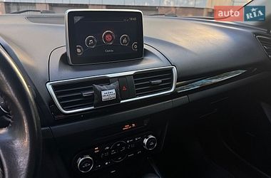 Седан Mazda 3 2016 в Черноморске