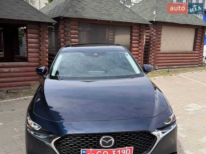 Седан Mazda 3 2023 в Львове
