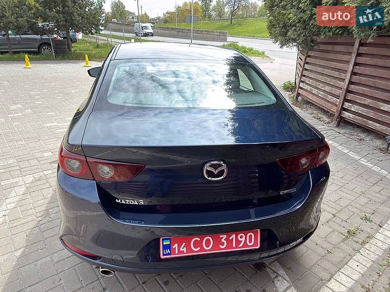 Седан Mazda 3 2023 в Львове