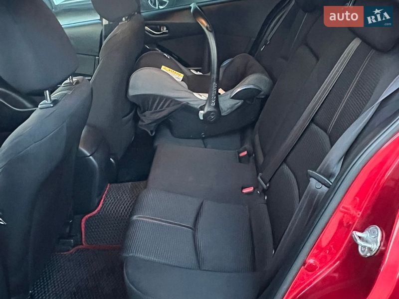 Седан Mazda 3 2017 в Львове