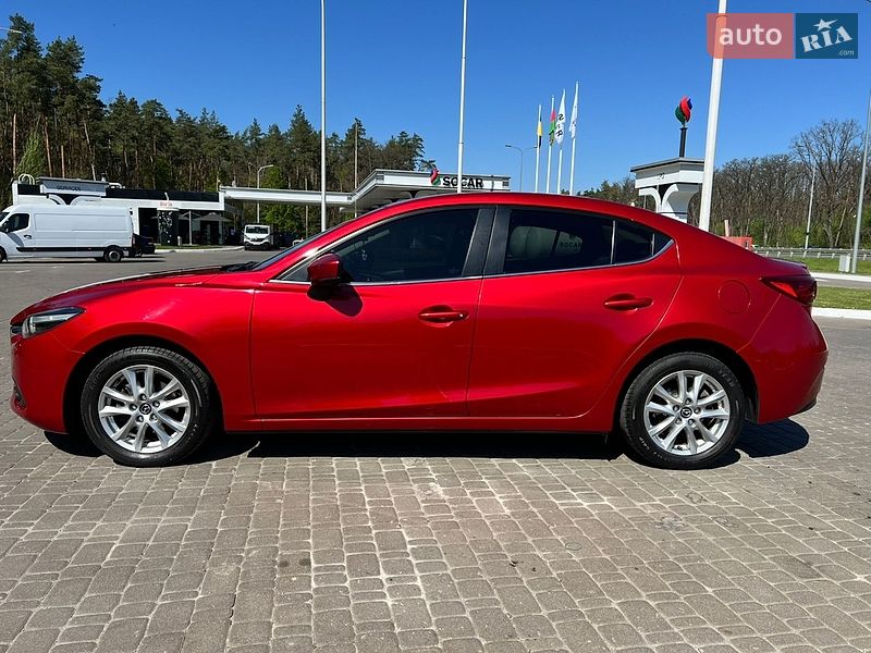 Седан Mazda 3 2017 в Киеве