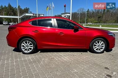 Седан Mazda 3 2017 в Киеве