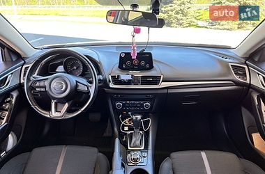 Седан Mazda 3 2017 в Киеве