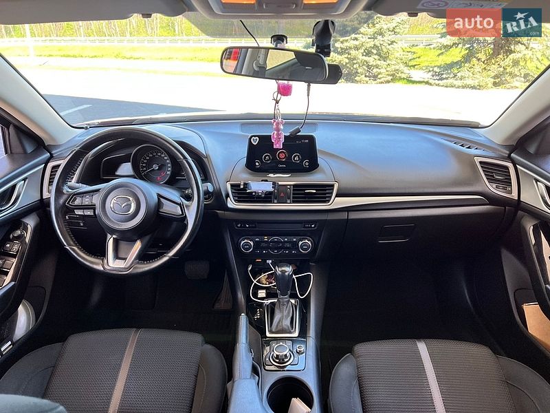 Седан Mazda 3 2017 в Киеве