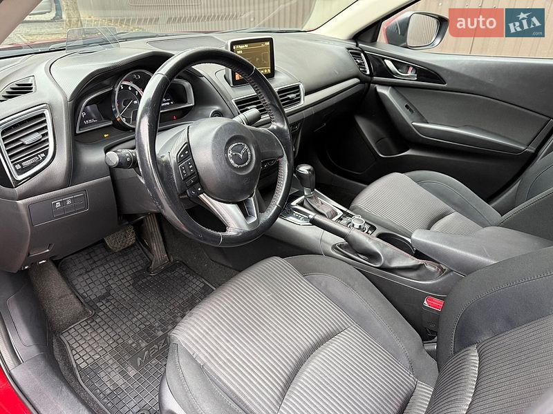 Седан Mazda 3 2016 в Киеве