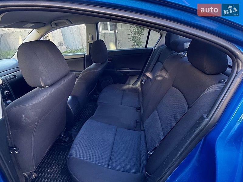 Седан Mazda 3 2004 в Одессе