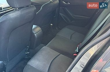 Седан Mazda 3 2016 в Киеве