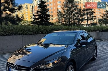 Седан Mazda 3 2016 в Киеве