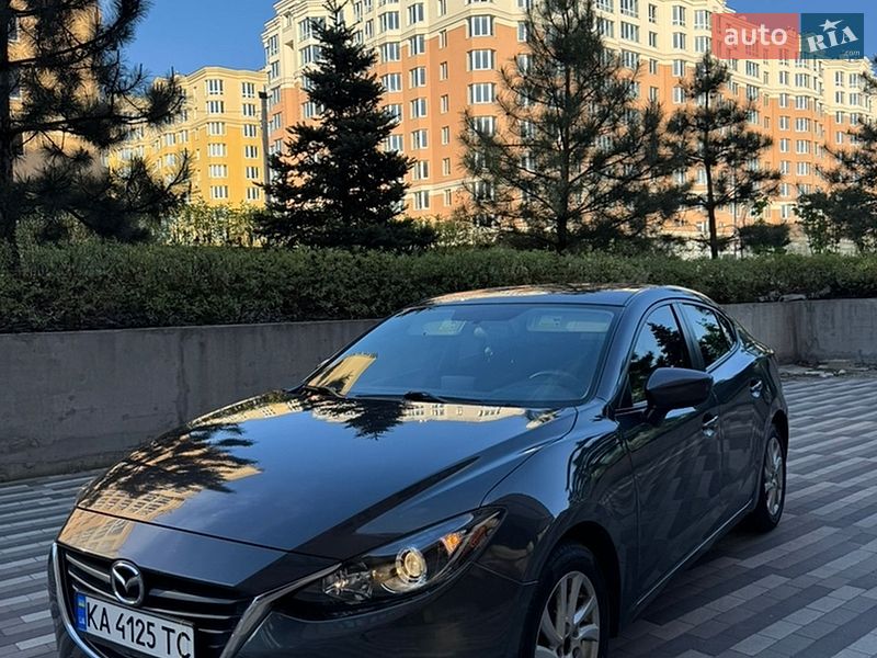 Седан Mazda 3 2016 в Киеве
