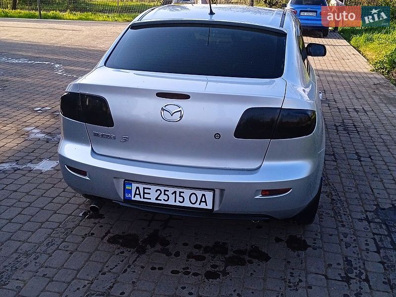 Седан Mazda 3 2005 в Першотравенську