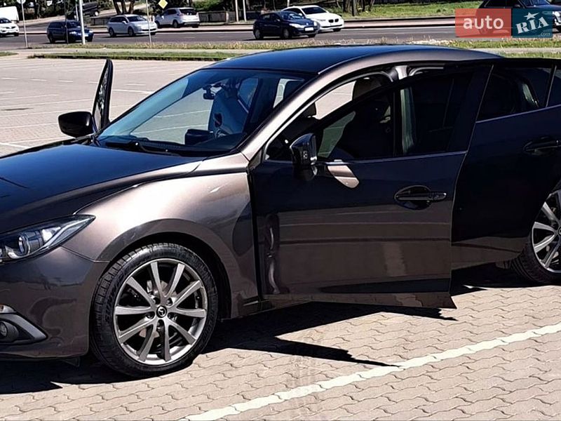 Седан Mazda 3 2015 в Львові