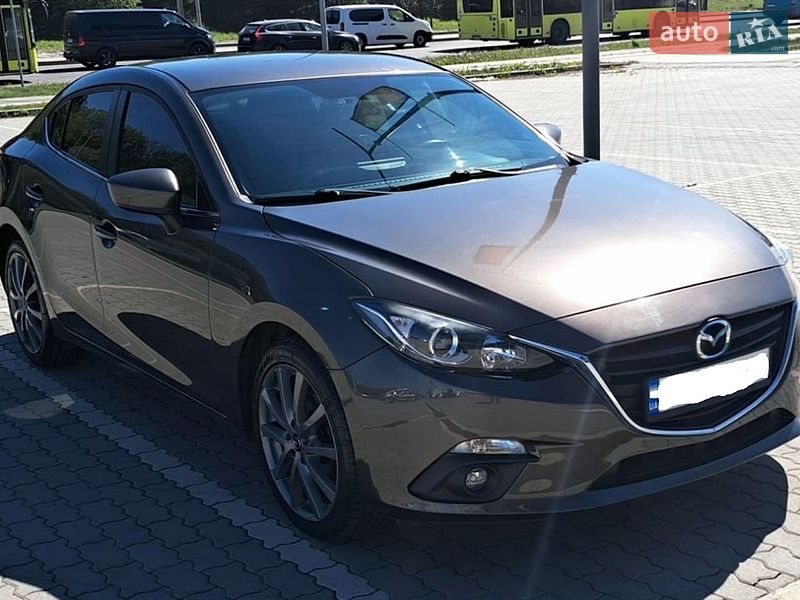 Седан Mazda 3 2015 в Львові