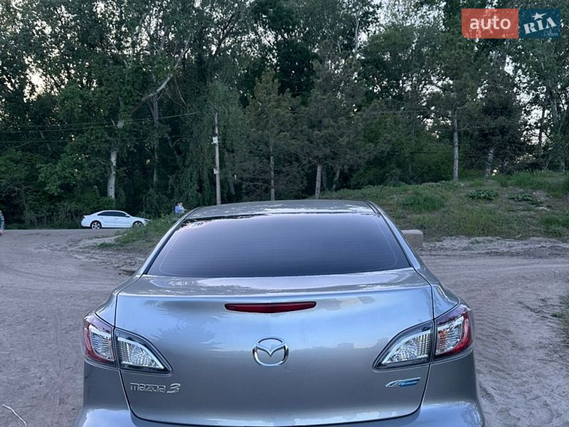 Седан Mazda 3 2012 в Днепре