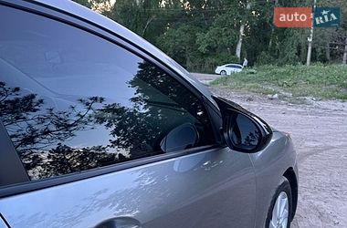 Седан Mazda 3 2012 в Днепре