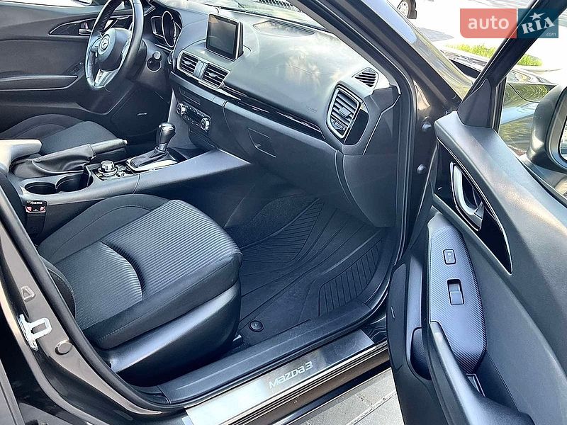 Седан Mazda 3 2015 в Днепре