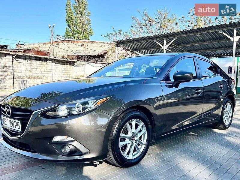 Седан Mazda 3 2015 в Днепре