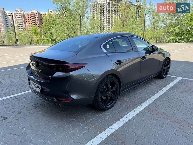 Седан Mazda 3 2021 в Киеве