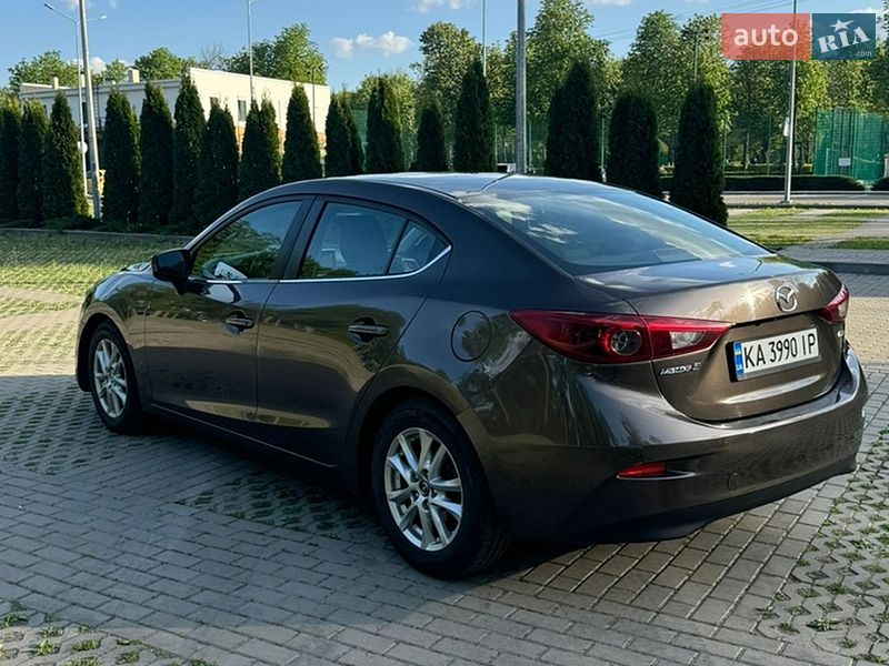 Седан Mazda 3 2015 в Харькове