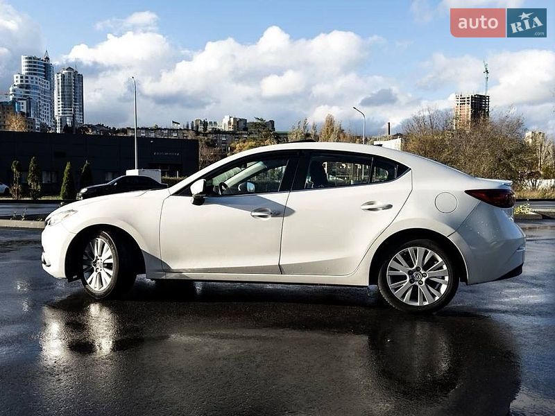 Седан Mazda 3 2014 в Дніпрі