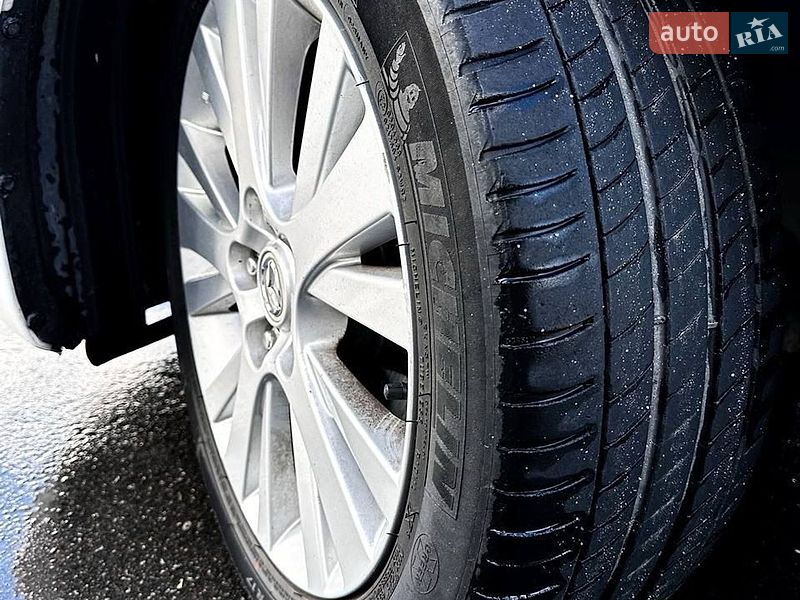 Седан Mazda 3 2014 в Дніпрі