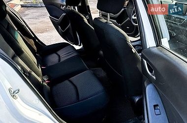 Седан Mazda 3 2014 в Дніпрі