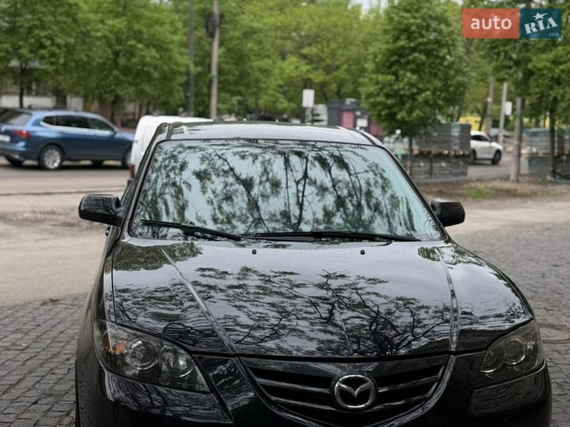 Седан Mazda 3 2004 в Киеве